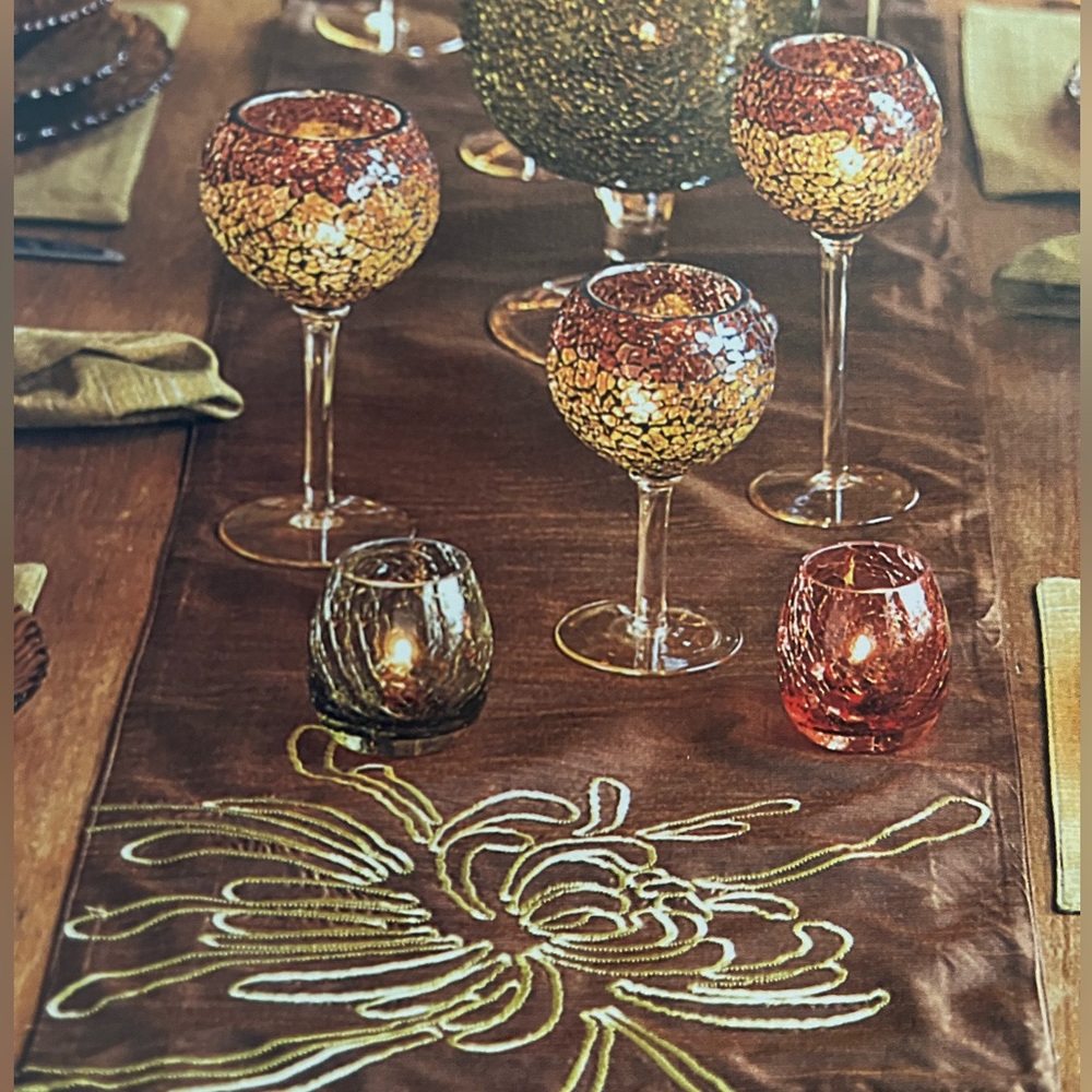 PartyLite Siena Lights reversible table runner